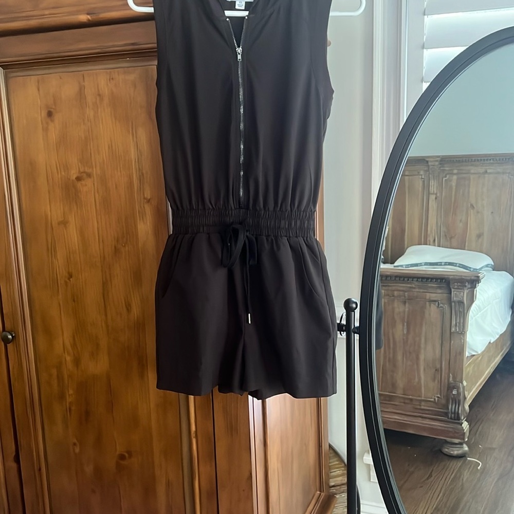 Evereve Charcoal Zip-Up Romper